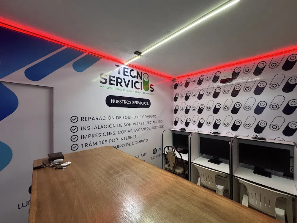 Entrada principal de TecnoServicios Sucursal Zona Sur, Guanajuato